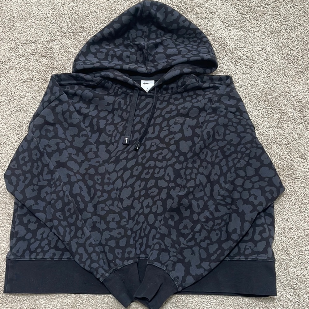 Women’s cropped Nike hooded sweatshirt